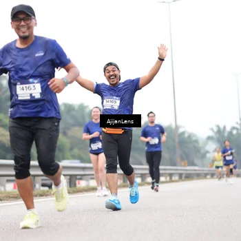 Runner Photo 7415311