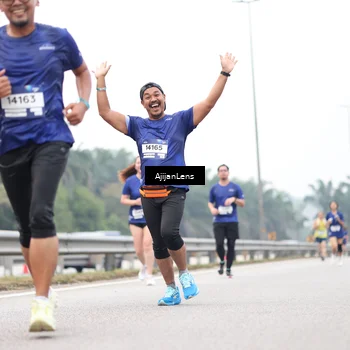 Runner Photo 7415312