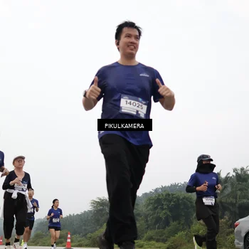 Runner Photo 7415313