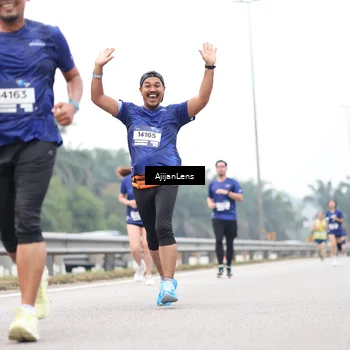 Runner Photo 7415316