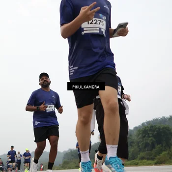 Runner Photo 7415376
