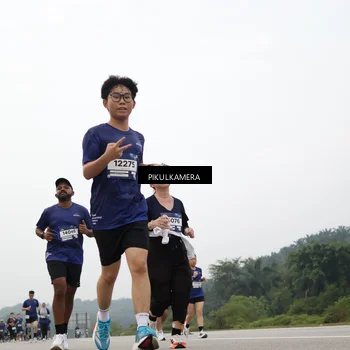 Runner Photo 7415382