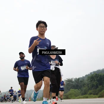Runner Photo 7415389