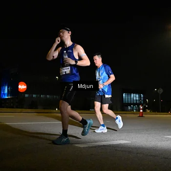 Runner Photo 7415390