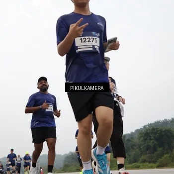 Runner Photo 7415444