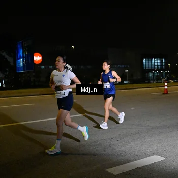 Runner Photo 7415445