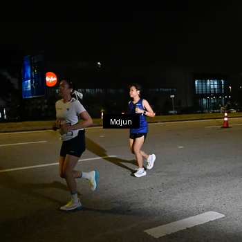 Runner Photo 7415447