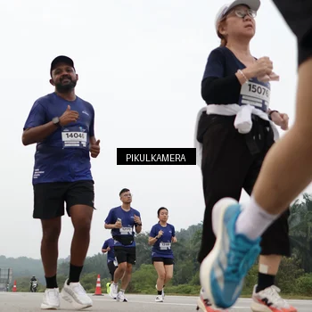Runner Photo 7415453