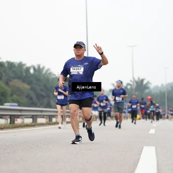 Runner Photo 7415471