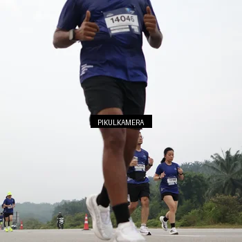 Runner Photo 7415492