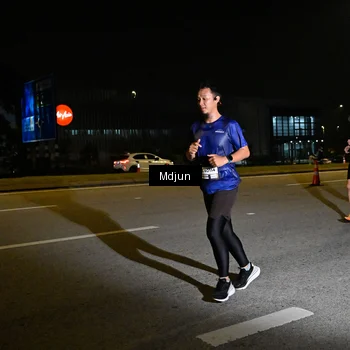 Runner Photo 7415499