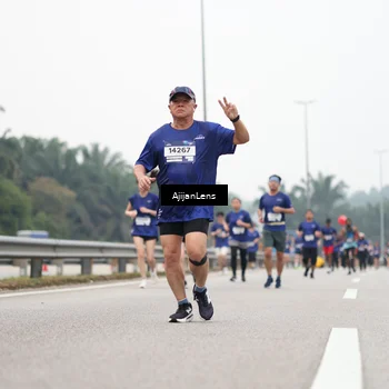 Runner Photo 7415504