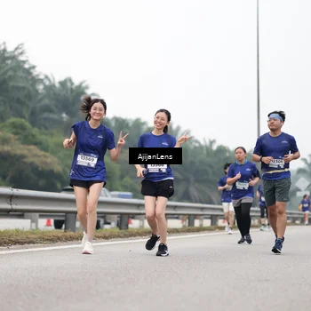 Runner Photo 7415510