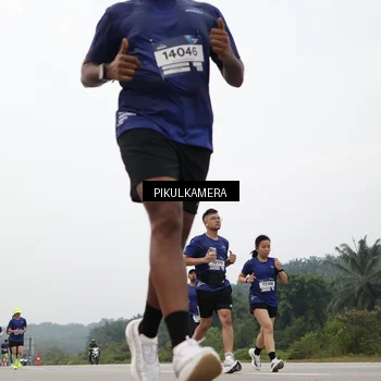 Runner Photo 7415516