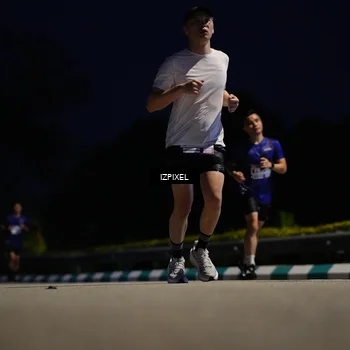 Runner Photo 7415537