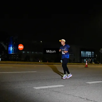 Runner Photo 7415556