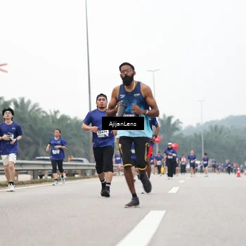 Runner Photo 7415570
