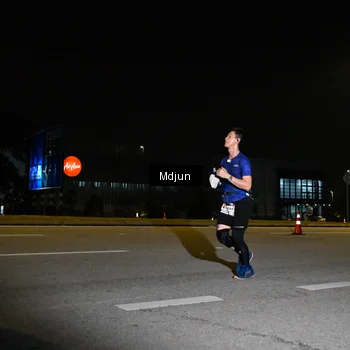 Runner Photo 7415580