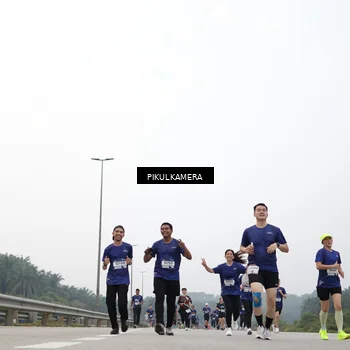 Runner Photo 7415588