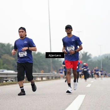 Runner Photo 7415590