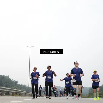 Runner Photo 7415591