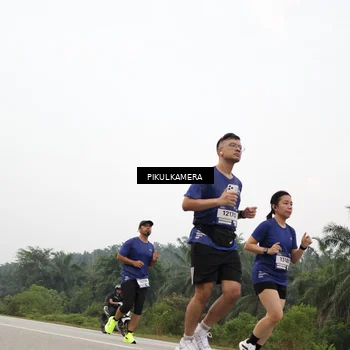 Runner Photo 7415593