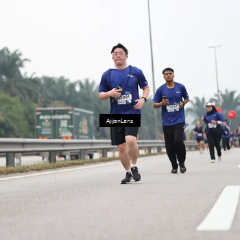 Runner Photo 7415607