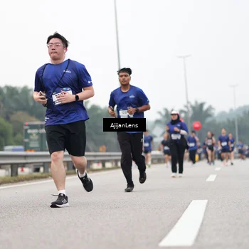 Runner Photo 7415618