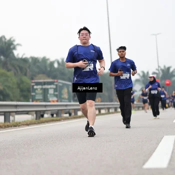Runner Photo 7415626