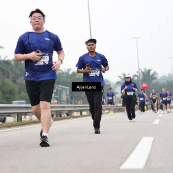 Runner Photo 7415628