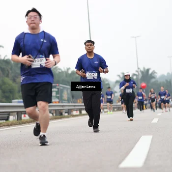 Runner Photo 7415636