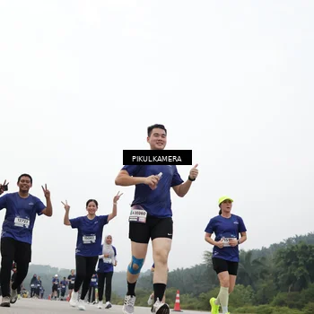 Runner Photo 7415648