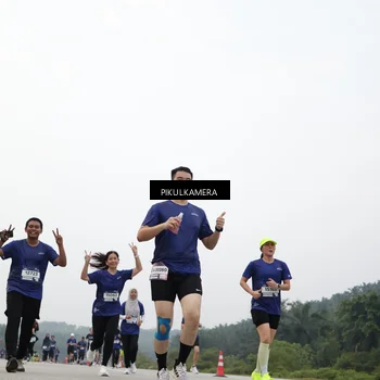 Runner Photo 7415650