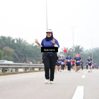 Runner Photo 7415651