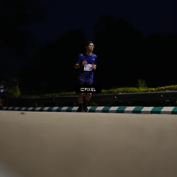 Runner Photo 7415653