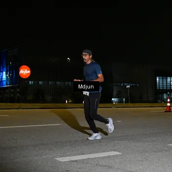 Runner Photo 7415656
