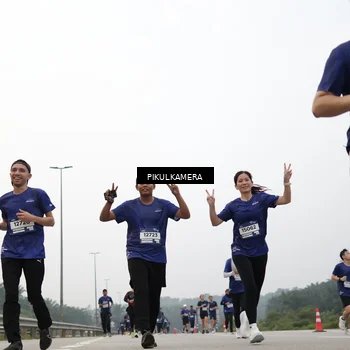 Runner Photo 7415692