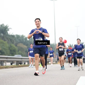 Runner Photo 7415711