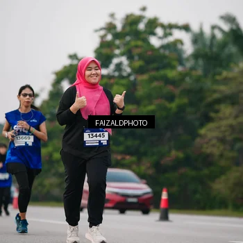 Runner Photo 7415731