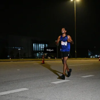 Runner Photo 7415739