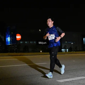 Runner Photo 7415740