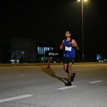 Runner Photo 7415749