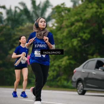 Runner Photo 7415774
