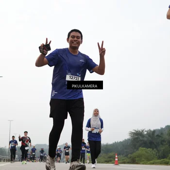 Runner Photo 7415837