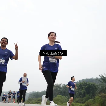 Runner Photo 7415853