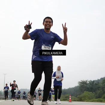 Runner Photo 7415874