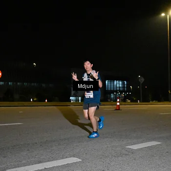 Runner Photo 7415936