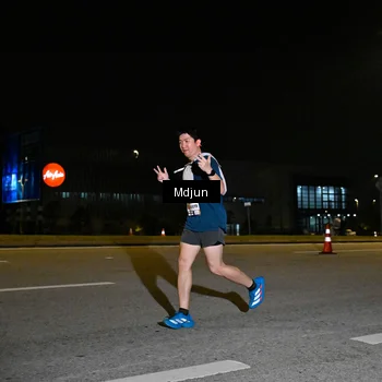 Runner Photo 7415957