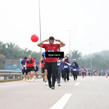 Runner Photo 7415964