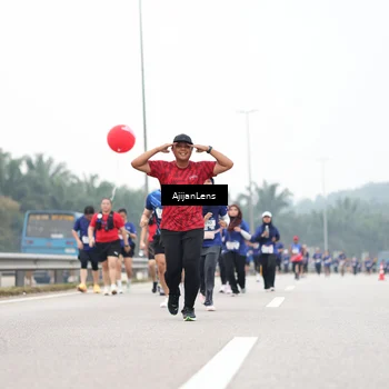 Runner Photo 7415965